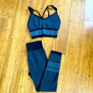 Rare Adidas workout set in size S